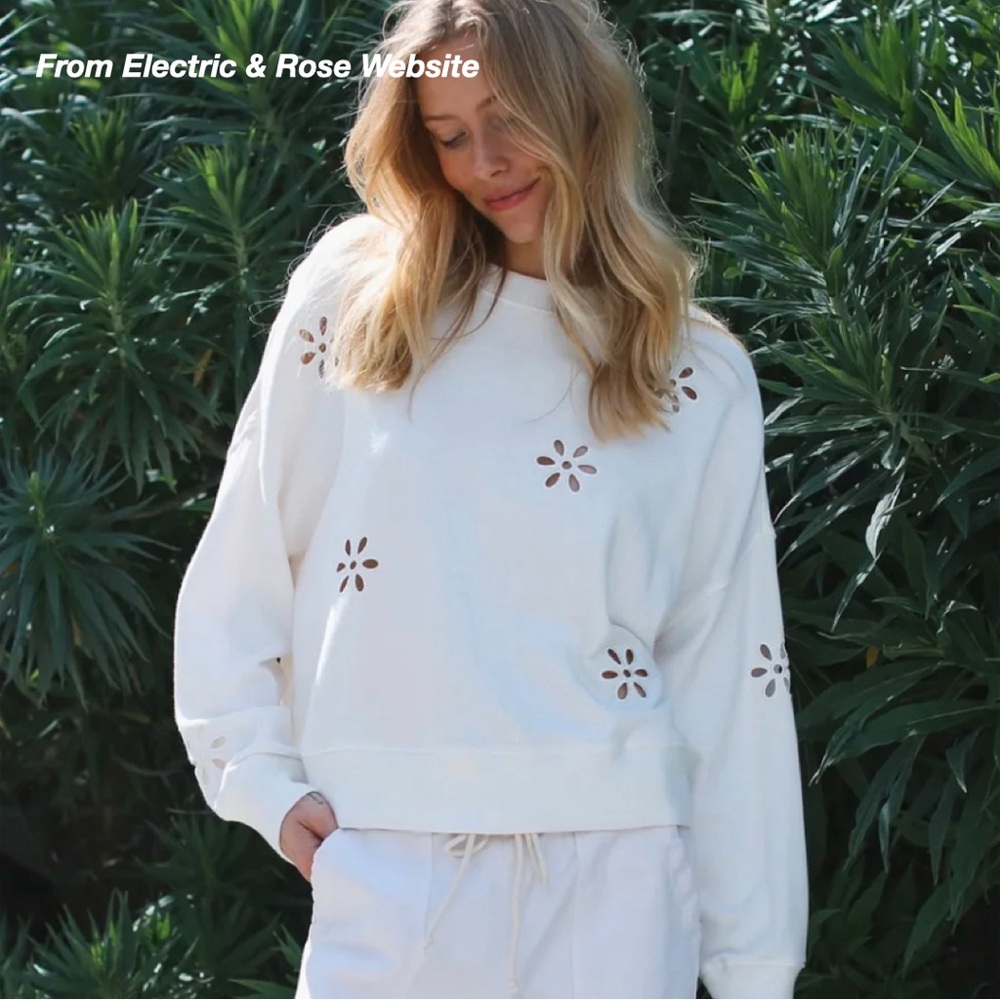 EUC: ELECTRIC & ROSE CLASSIC EYELET FLORAL SWEATSHIRT IN IVORY (XS)